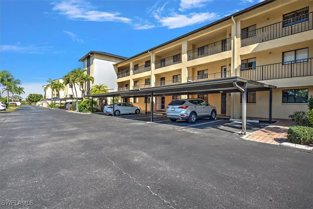 Picture of 4719 SE 17Th Pl 107, Cape Coral, FL 33904