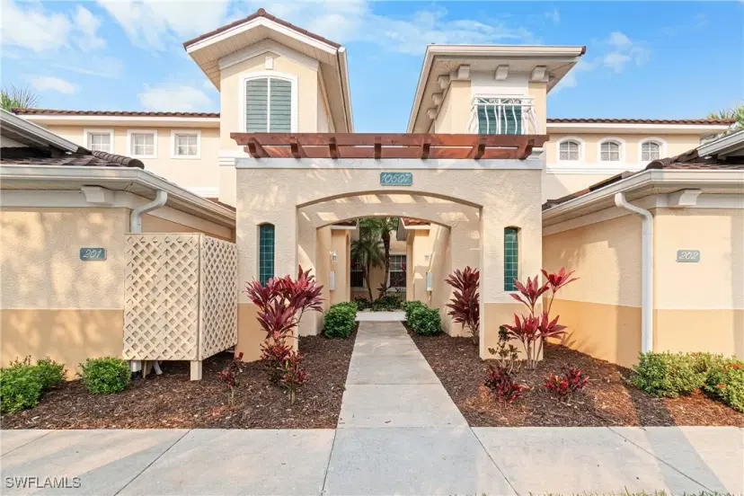 Picture of 10507 Sevilla Dr N 202, Fort Myers FL 33913