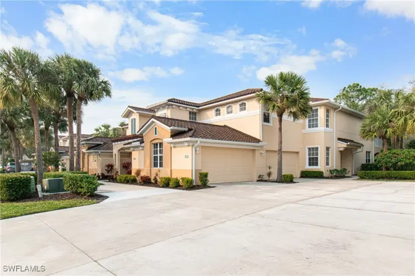 Picture of 10507 Sevilla Dr N 202, Fort Myers FL 33913