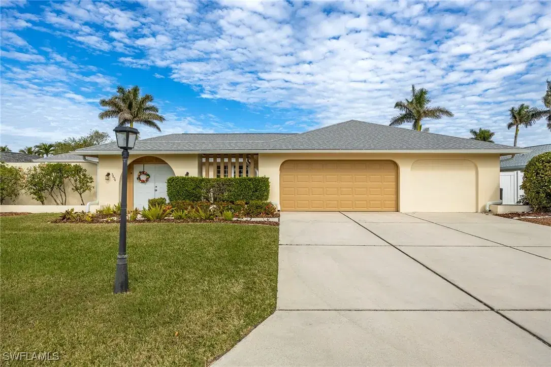 Picture of 5676 Montilla Dr, Fort Myers, FL 33919