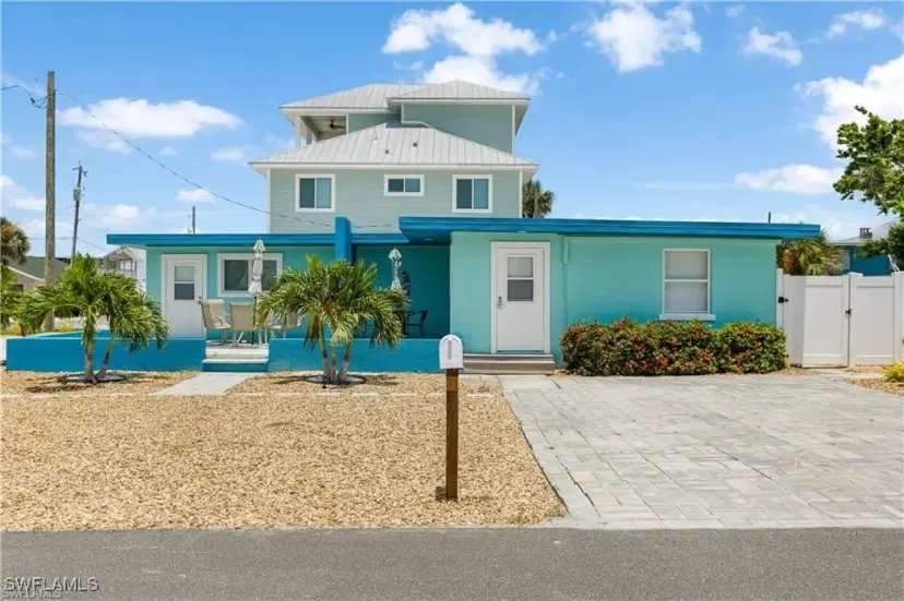 Picture of 412 Harbor Ct, Fort Myers Beach FL 33931