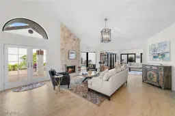 Picture of 585 Bay Villas Ln 88, Naples, FL 34108