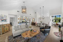 Picture of 585 Bay Villas Ln 88, Naples, FL 34108