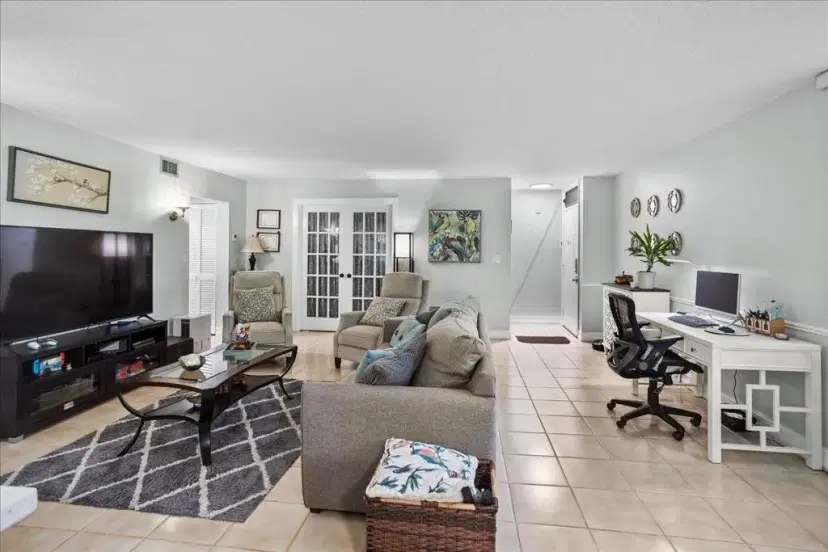 Picture of 9520 SW 1St Ct 22F, Coral Springs FL 33071