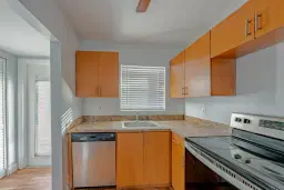 Picture of 7891 Sunrise Lakes Dr 304, Sunrise, FL 33322