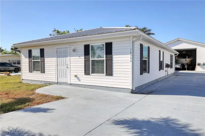 Picture of 16080 Siesta Dr, Fort Myers FL 33908