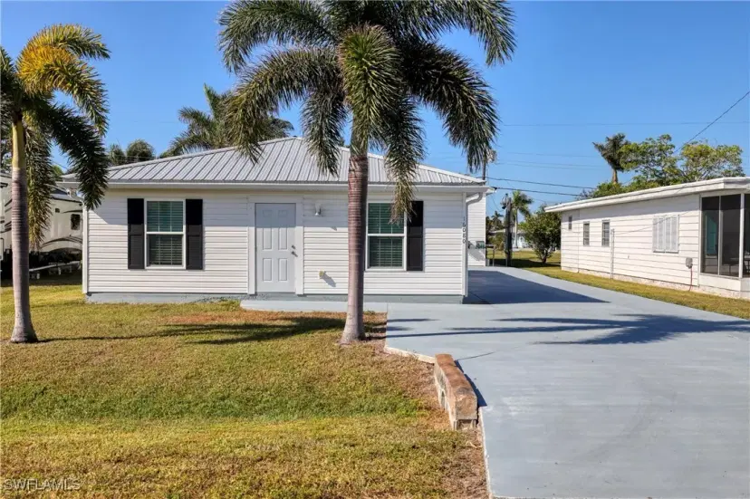 Picture of 16080 Siesta Dr, Fort Myers FL 33908