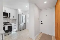Picture of 1624 Pine Valley Dr 103, Fort Myers, FL 33907