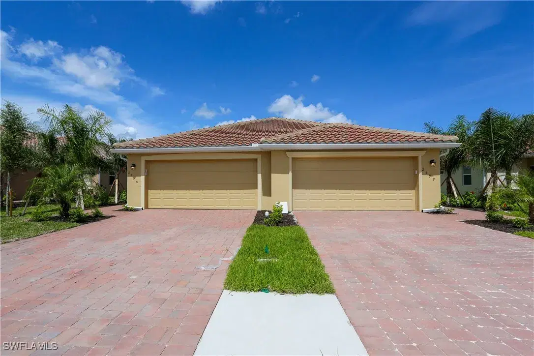 Picture of 2599 Vine Ave, Naples, FL 34120