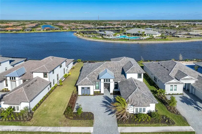 Picture of 15386 Turin Dr, Naples FL 34114