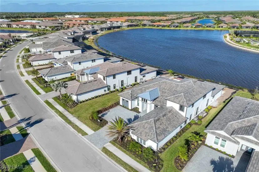 Picture of 15386 Turin Dr, Naples FL 34114