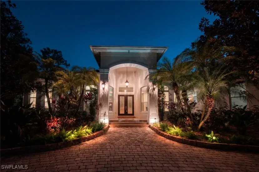 Picture of 4810 Sycamore Dr, Naples FL 34119