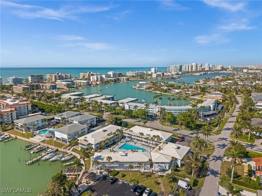 Picture of 342 Harbour Dr, Naples, FL 34103