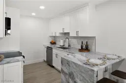 Picture of 342 Harbour Dr, Naples, FL 34103