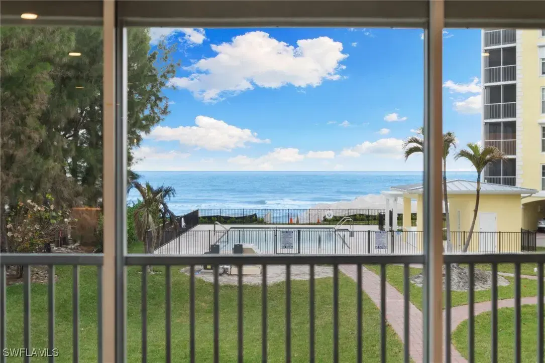 Picture of 3483 Gulf Shore Blvd N 106, Naples, FL 34103