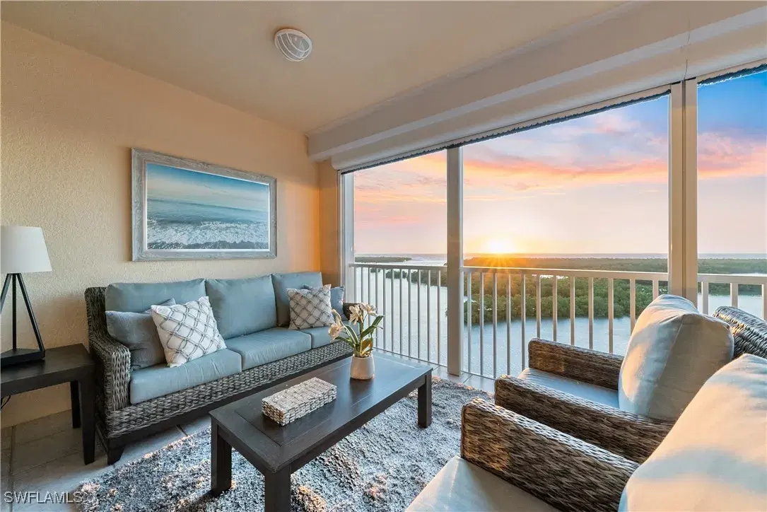 Picture of 445 Dockside Dr B903, Naples, FL 34110