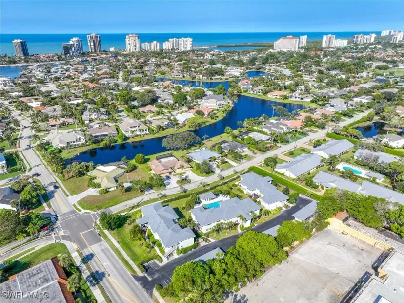 Picture of 731 Neapolitan Way 731, Naples FL 34103