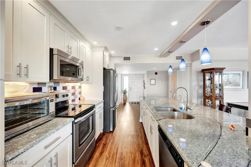 Picture of 11 Bluebill Ave 201, Naples FL 34108