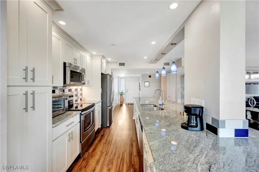 Picture of 11 Bluebill Ave 201, Naples FL 34108