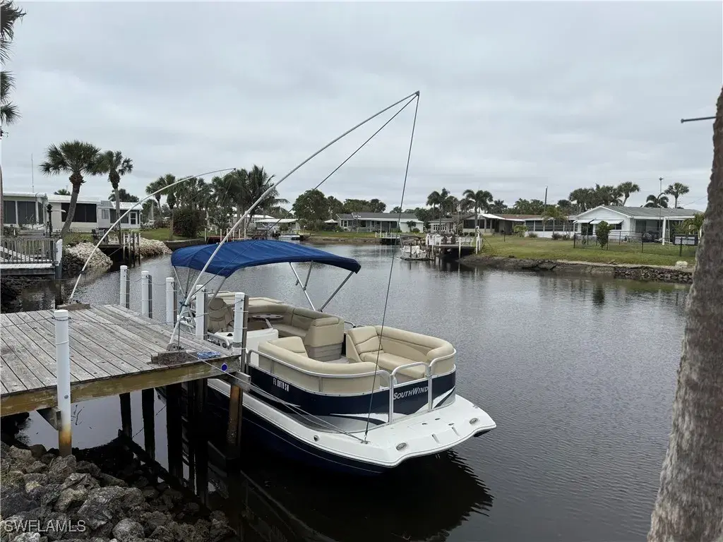 Picture of 19 Aquamarine Ave 19Q, Naples, FL 34114