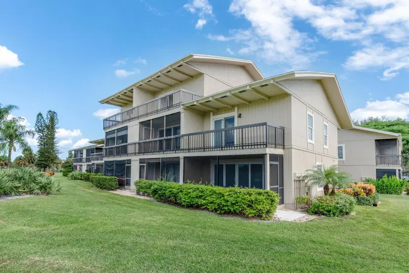 Picture of 18520 SE Wood Haven Lane I, Jupiter FL 33469
