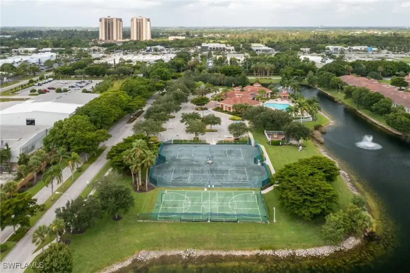 Picture of 5600 Chelsey Ln 204, Fort Myers FL 33912