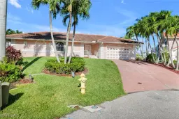 Picture of 214 Trade Winds Ave, Naples, FL 34108