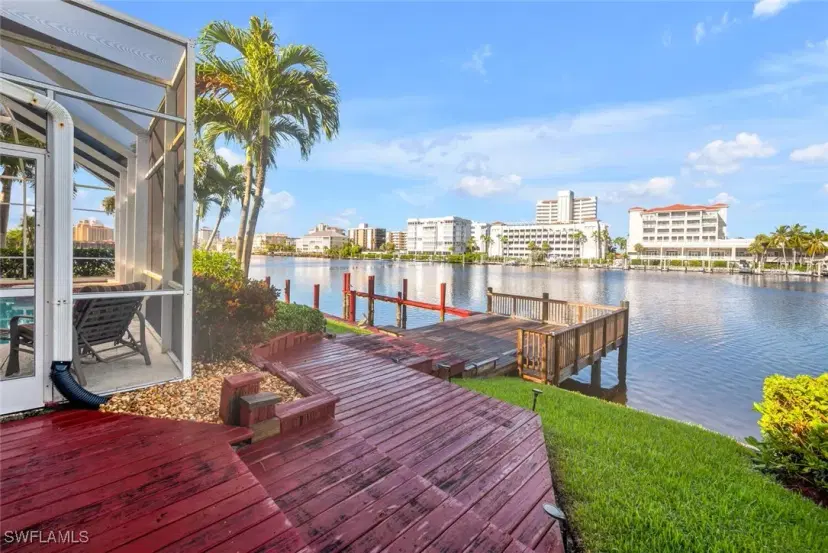 Picture of 214 Trade Winds Ave, Naples FL 34108