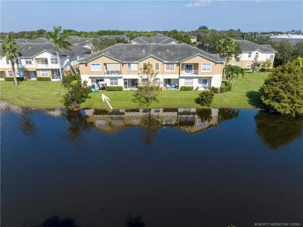 Picture of 1560 SE Hampshire Way 104, Stuart, FL 34994