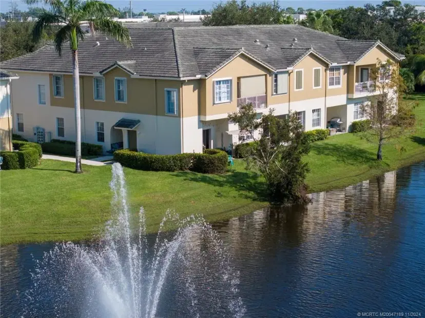 Picture of 1560 SE Hampshire Way 104, Stuart FL 34994