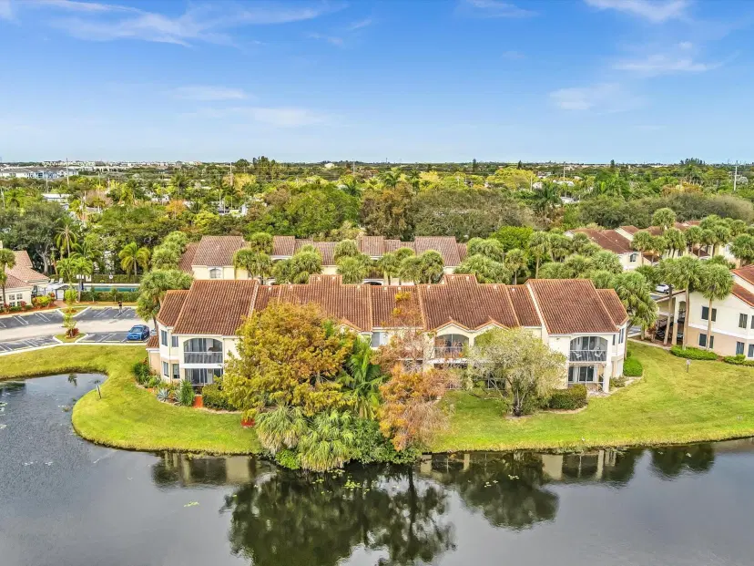 Picture of 815 W Boynton Beach Blvd 6-202, Boynton Beach FL 33426