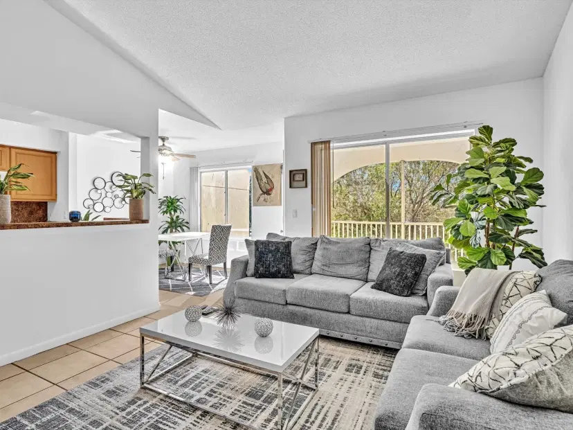 Picture of 815 W Boynton Beach Blvd 6-202, Boynton Beach FL 33426