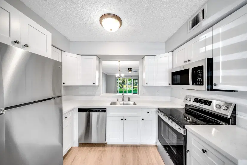 Picture of 2214 S Cypress Bend Dr 106, Pompano Beach FL 33069