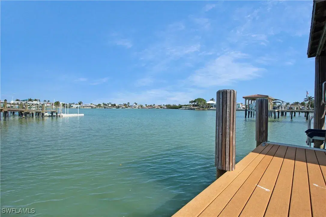 Picture of 31 Pelican St W, Naples, FL 34113