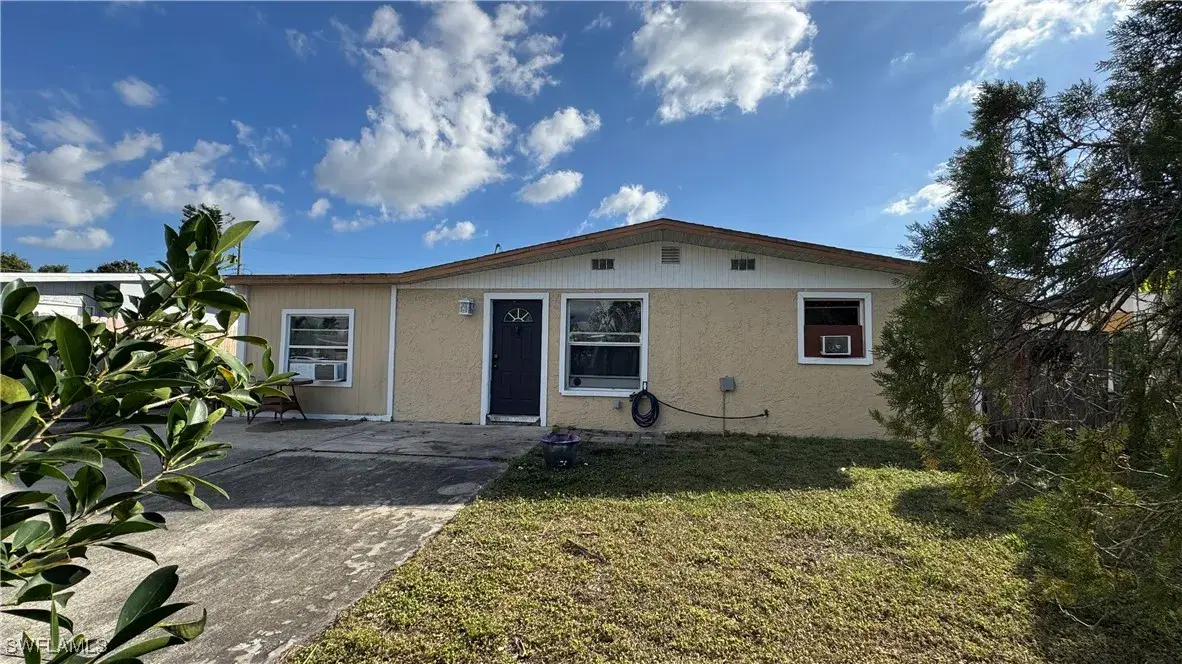 Picture of 2184 Coronet St, Fort Myers, FL 33907