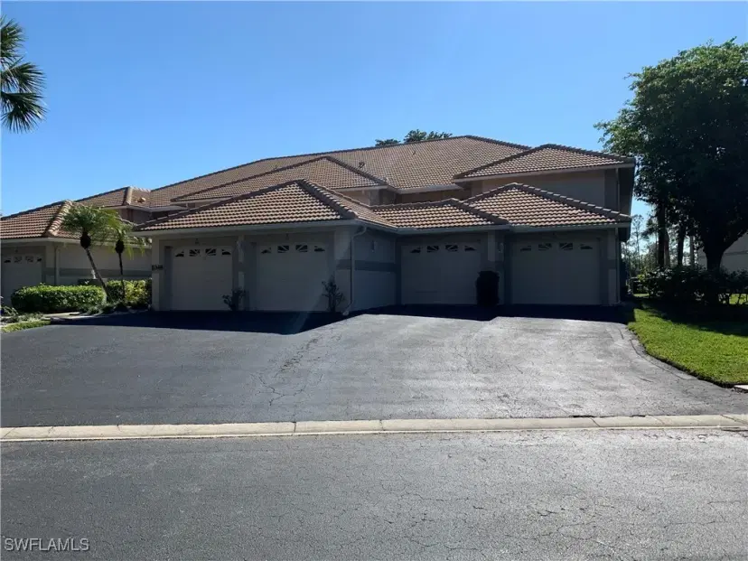 Picture of 1048 Manor Lake Dr C204, Naples FL 34110