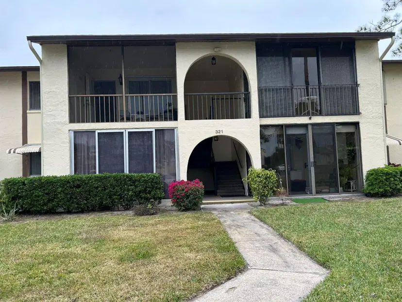 Picture of 321 Knotty Pine Circle C-2, Greenacres FL 33463