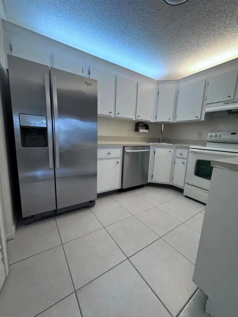 Picture of 321 Knotty Pine Circle C-2, Greenacres FL 33463