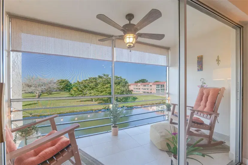 Picture of 9181 Sunrise Lakes Blvd 303, Sunrise FL 33322