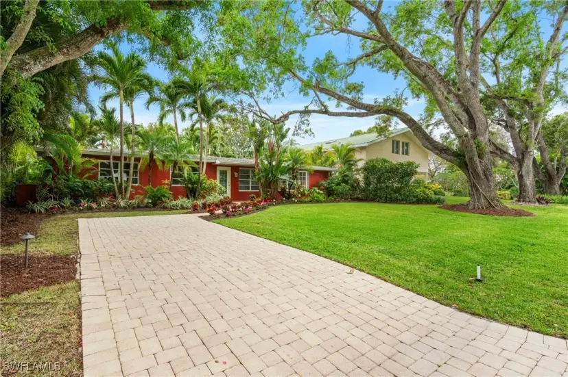 Picture of 432 3Rd Ave N, Naples FL 34102