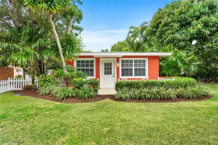 Picture of 432 3Rd Ave N, Naples FL 34102