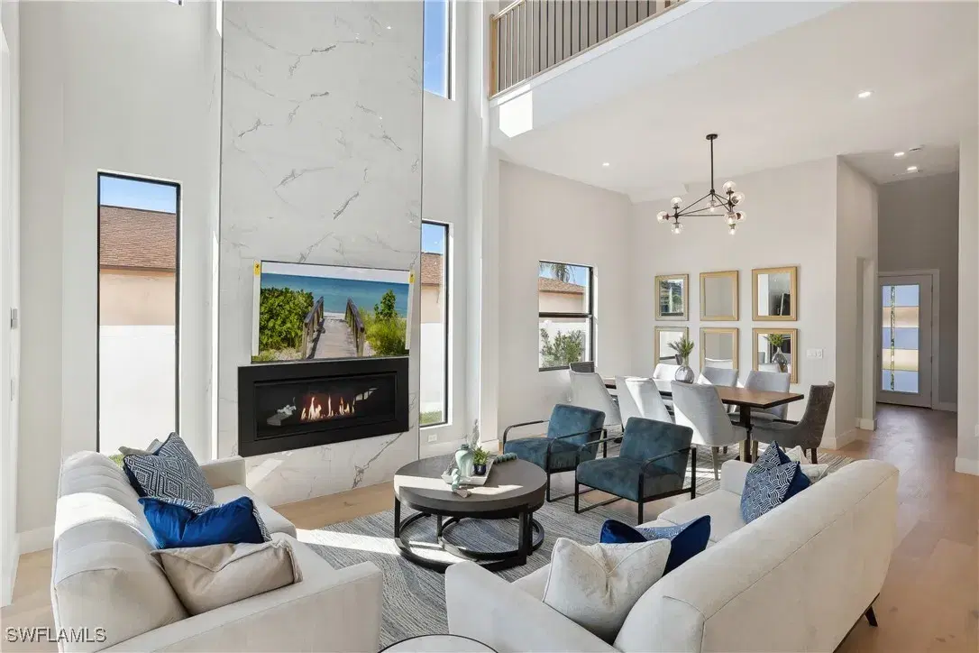 Picture of 560 95Th Ave N 1, Naples, FL 34108