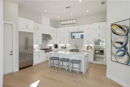 Picture of 560 95Th Ave N 1, Naples, FL 34108