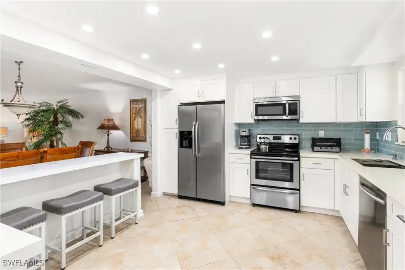 Picture of 1011 Swallow Ave 104, Marco Island FL 34145