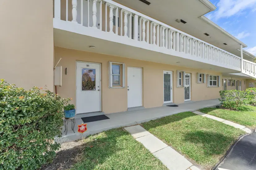 Picture of 2161 NE 1St Court 101, Boynton Beach FL 33435