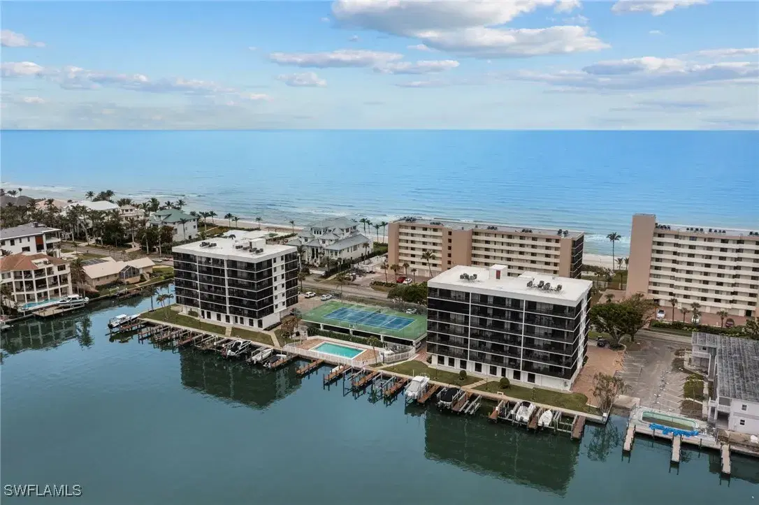 Picture of 10482 Gulf Shore Dr 221, Naples, FL 34108