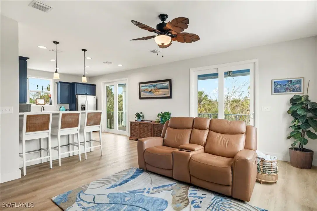 Picture of 261 Donora Blvd, Fort Myers Beach, FL 33931