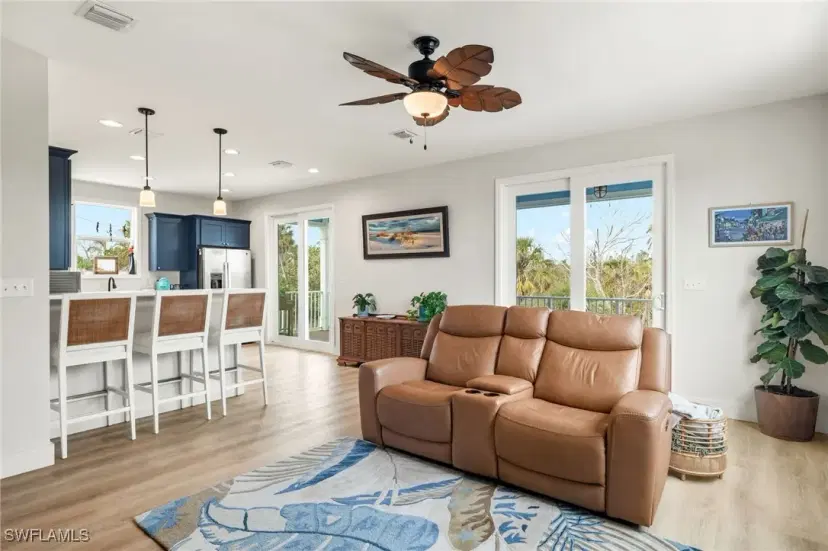 Picture of 261 Donora Blvd, Fort Myers Beach FL 33931