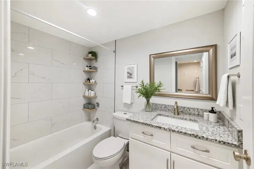 Picture of 3225 E Riverside Dr 53E, Fort Myers FL 33916