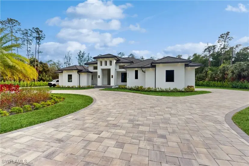 Picture of 5990 English Oaks Ln, Naples FL 34119